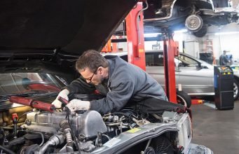 Qualities to Look for In the Best Car Mechanic Car Mechanic Melbourne