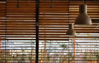 Cafe Blinds: The Best Option for Outdoor Blinds